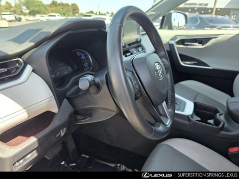Used 2019 Toyota RAV4 Limited w/ Carpet Mat Package AWD/4WD image 16