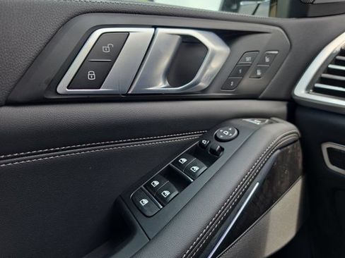 Used 2023 BMW X5 xDrive40i w/ M Sport Package AWD/4WD image 29