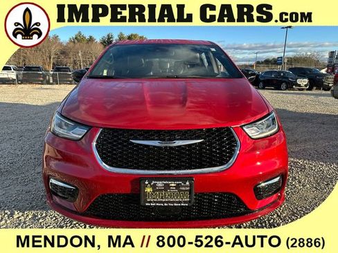 New 2026 Chrysler Pacifica Select image 4