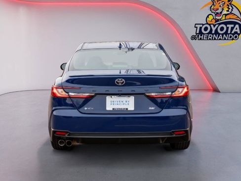 Certified 2025 Toyota Camry SE image 6