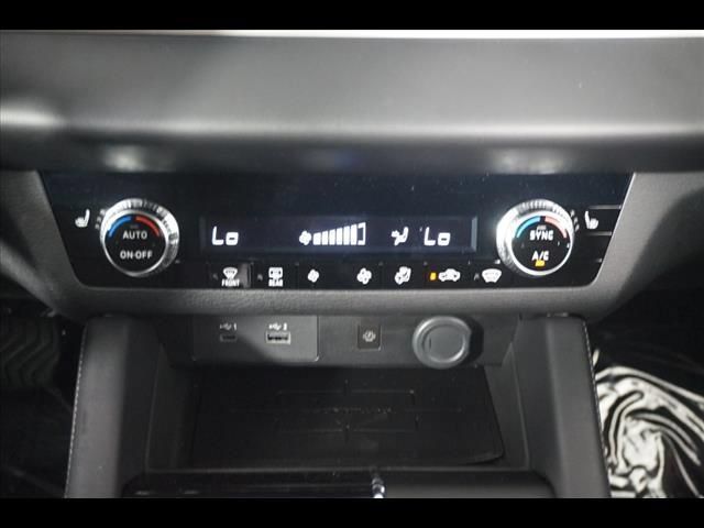 Used 2025 Mitsubishi Outlander SE AWD/4WD image 17