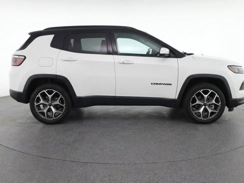 Used 2025 Jeep Compass Limited AWD/4WD image 11