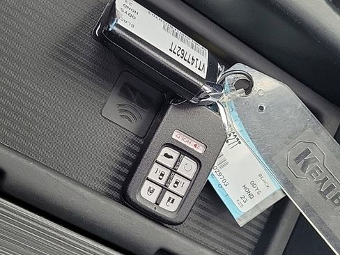 Used 2023 Honda Odyssey Elite image 25