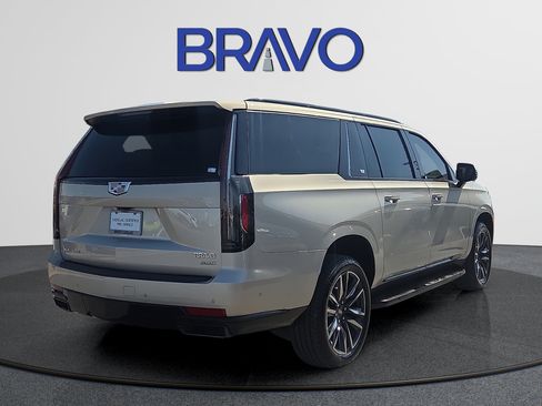 Used 2024 Cadillac Escalade ESV Sport RWD image 4
