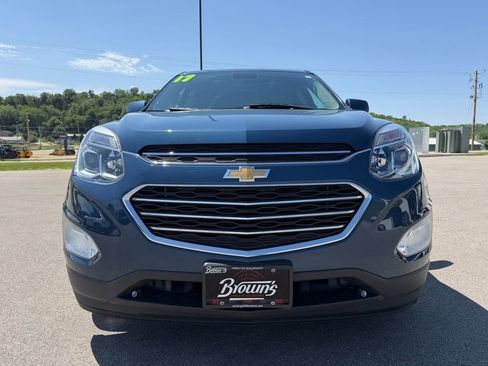 Used 2017 Chevrolet Equinox LT w/ Convenience Package FWD image 2