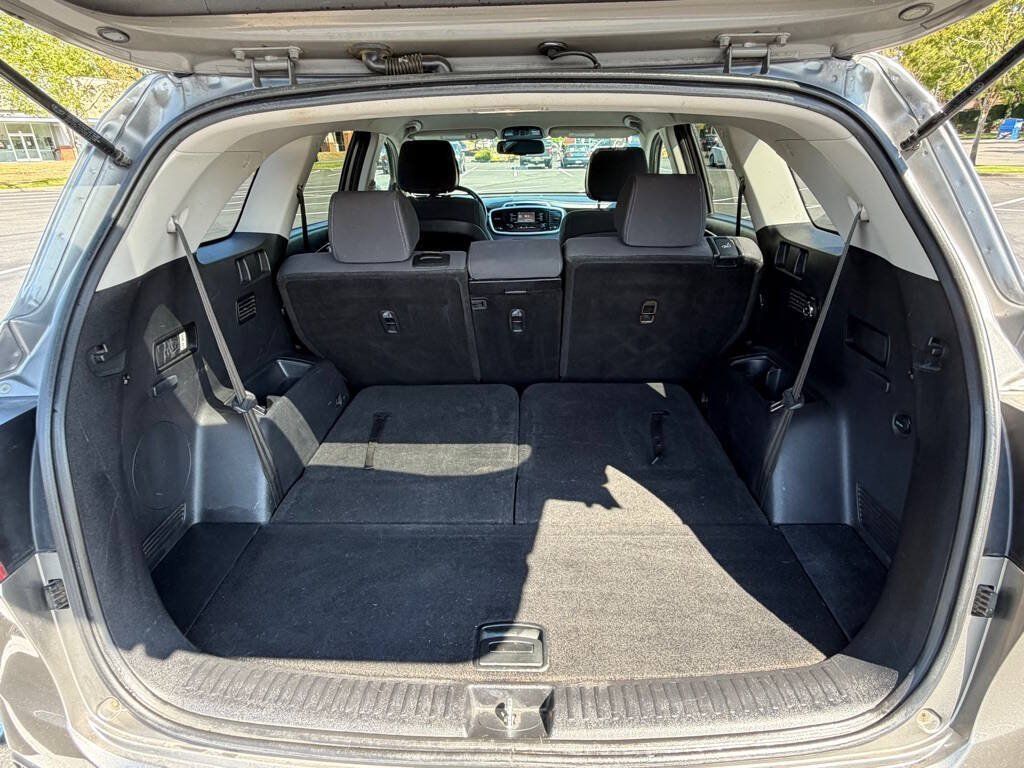 Used 2016 Kia Sorento LX w/ LX Convenience Package AWD/4WD image 18