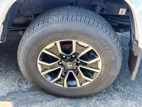 Used 2023 Toyota Tacoma TRD Sport w/ Technology Package RWD image 11