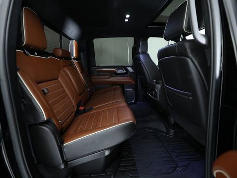 Used 2024 GMC Sierra 2500 Denali Ultimate image 16