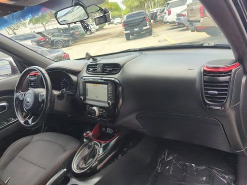Used 2018 Kia Soul + FWD image 26
