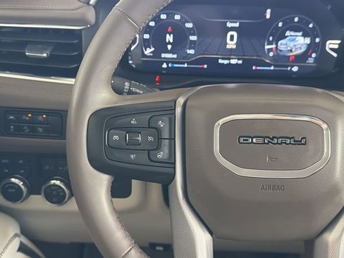 Used 2023 GMC Yukon Denali AWD/4WD image 15