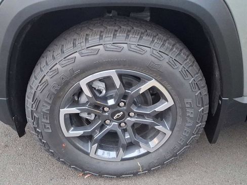 New 2026 Chevrolet Equinox ACTIV image 4