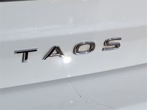 Used 2024 Volkswagen Taos SE image 13