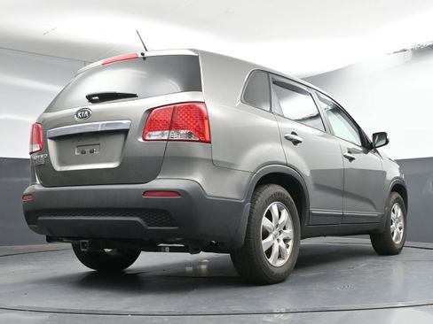 Used 2012 Kia Sorento LX w/ Third Row Pkg image 22