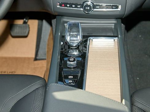 New 2026 Volvo XC60 B5 Plus w/ Protection Package Premier image 29