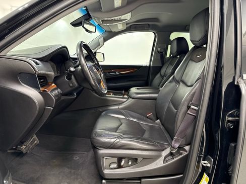 Used 2015 Cadillac Escalade 4WD image 16