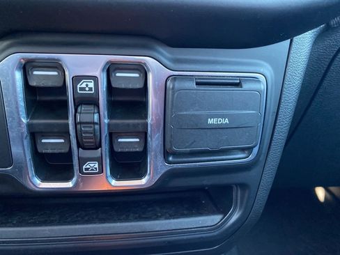 Used 2023 Jeep Gladiator Sport image 27