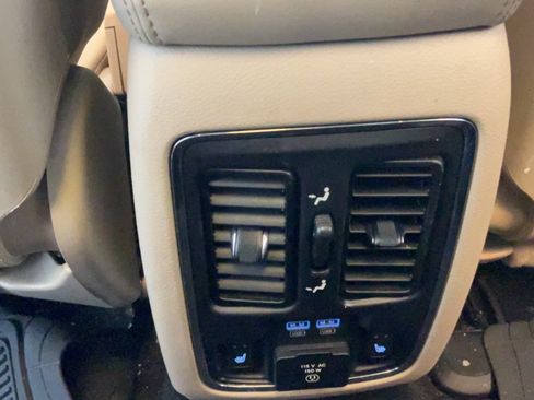 Used 2021 Jeep Grand Cherokee Limited RWD image 30
