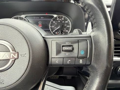Used 2024 Nissan Pathfinder SV FWD image 23