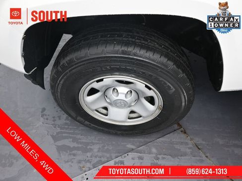 Used 2022 Toyota Tacoma SR AWD/4WD image 32