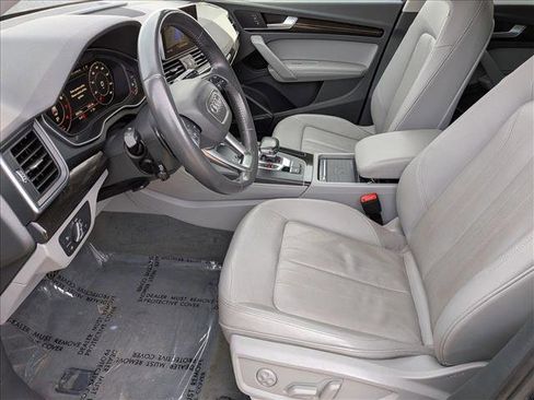 Used 2019 Audi Q5 2.0T Premium Plus w/ Premium Plus Package image 11