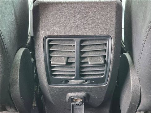 Used 2019 Ford Escape SE FWD image 17