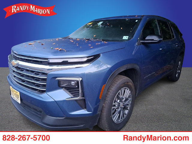 Used 2025 Chevrolet Traverse LT AWD/4WD image 1