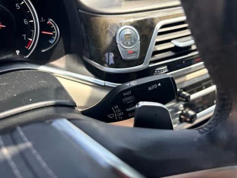 Used 2017 BMW 740i RWD image 17