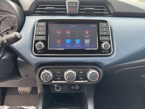 Used 2025 Nissan Versa SV FWD image 17