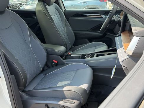 New 2026 Volkswagen Tiguan SEL R-Line AWD/4WD image 6