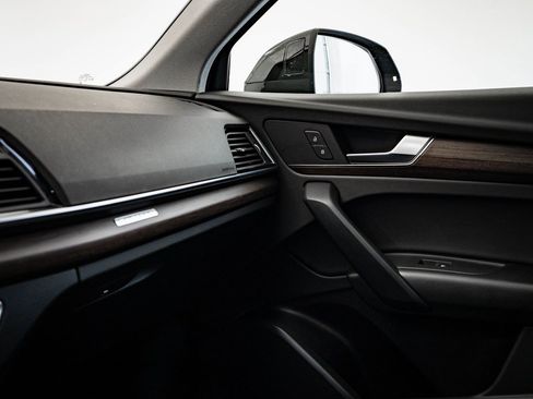 Used 2024 Audi Q5 e Premium image 41