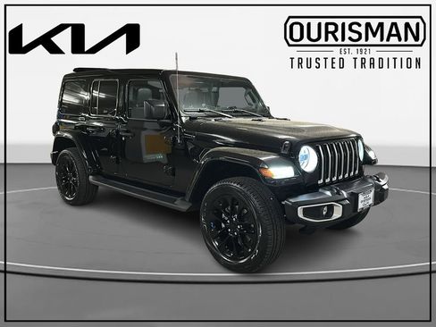 Used 2023 Jeep Wrangler Unlimited Sahara w/ Cold Weather Group AWD/4WD image 1