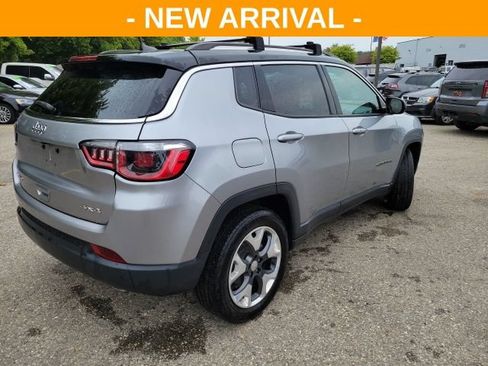 Used 2018 Jeep Compass Limited AWD/4WD image 3