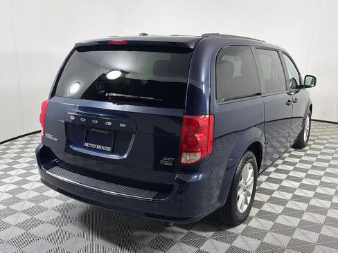 Used 2016 Dodge Grand Caravan SXT w/ Rear Park Assist Package FWD image 5