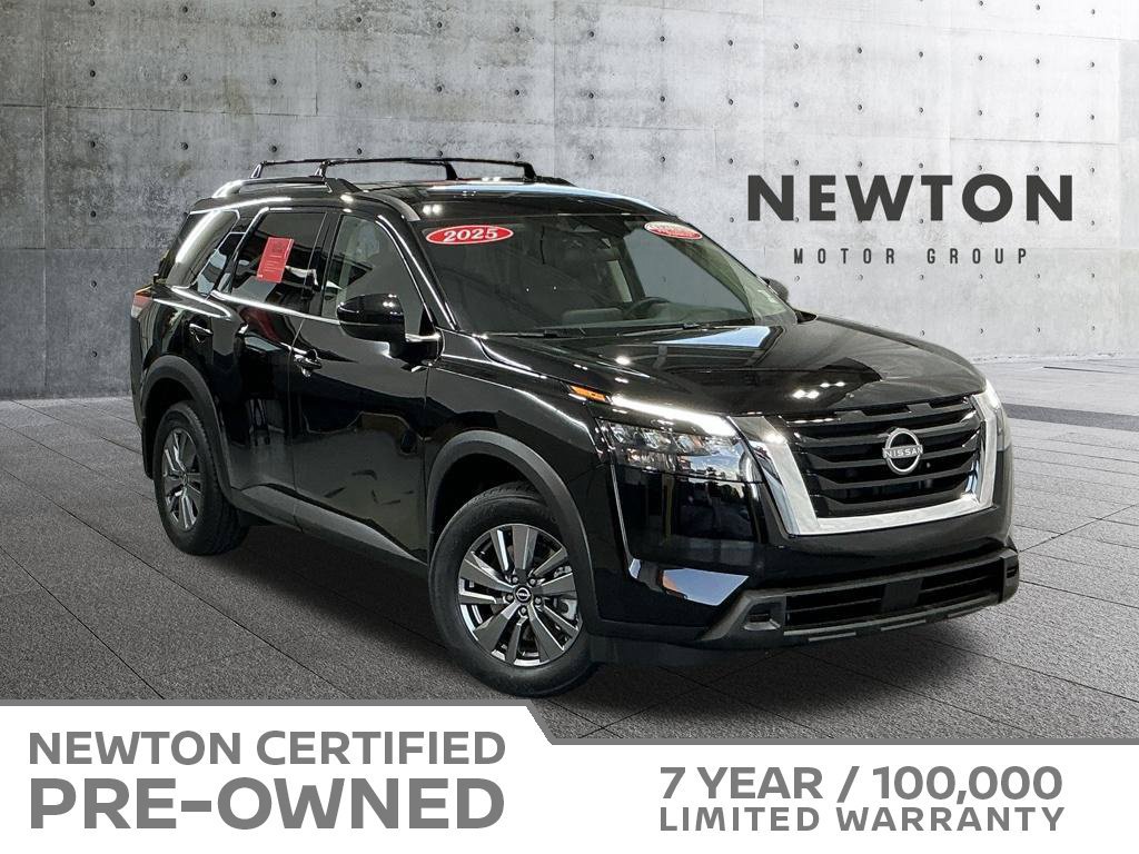 Used 2025 Nissan Pathfinder SV FWD image 1