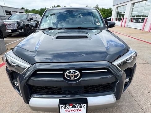 Used 2024 Toyota 4Runner TRD Off-Road Premium image 3