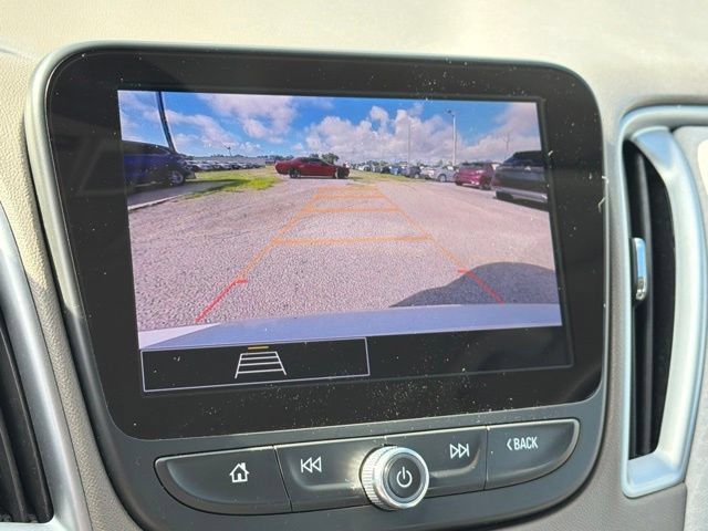Used 2025 Chevrolet Malibu LT FWD image 26