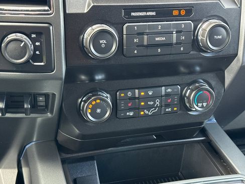 Certified 2022 Ford F250 XLT w/ XLT Premium Package AWD/4WD image 20