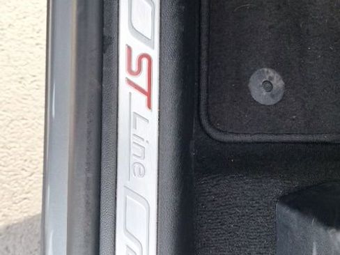 Used 2025 Ford Explorer ST-Line image 28