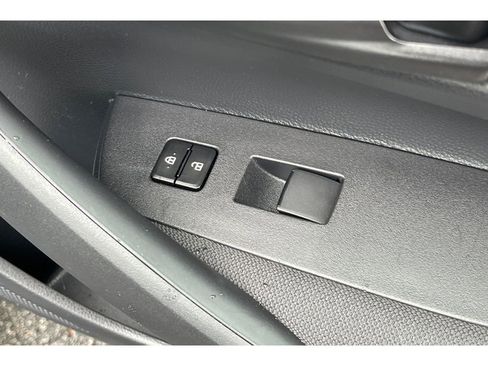 Used 2025 Toyota Corolla LE image 21