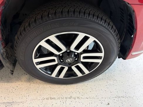 Used 2024 Toyota 4Runner Limited AWD/4WD image 14