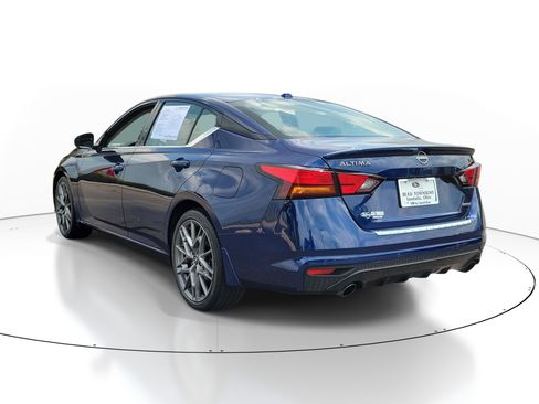 Certified 2023 Nissan Altima 2.0 SR FWD image 3