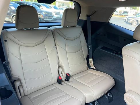 Used 2025 Cadillac XT6 Premium Luxury w/ Platinum Package FWD image 18