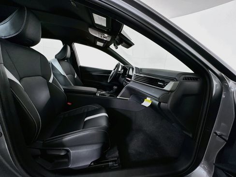 Used 2026 Toyota Camry SE w/ Convenience Package FWD image 29