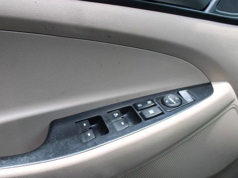 Used 2016 Hyundai Tucson Sport FWD image 18