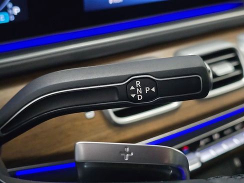 Used 2025 Mercedes-Benz GLE 350 4MATIC image 17