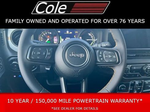Used 2024 Jeep Wrangler Unlimited image 12