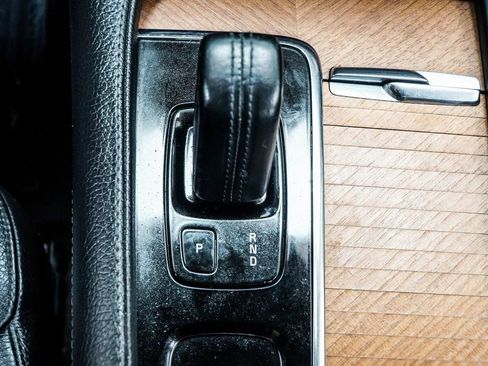 Used 2021 Volvo XC90 T8 Inscription Expression w/ Climate Package image 22