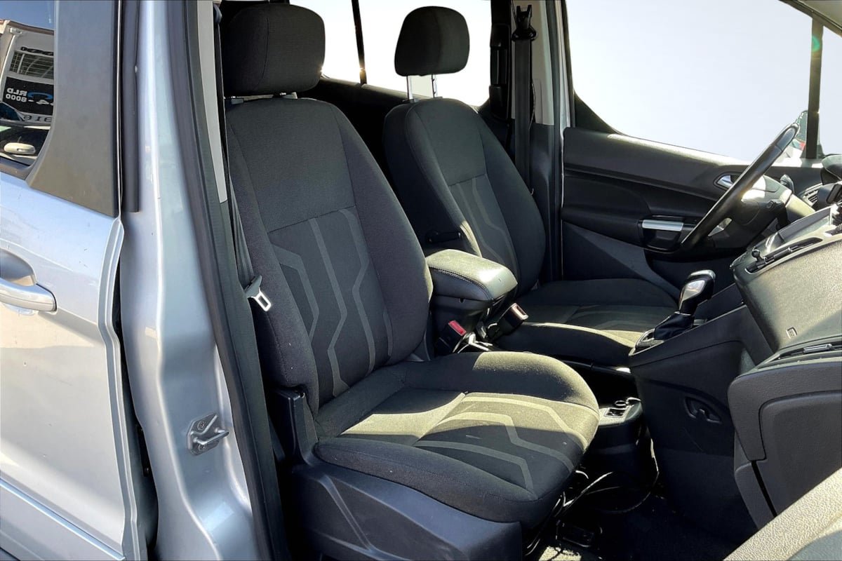 Used 2016 Ford Transit Connect XLT FWD image 6