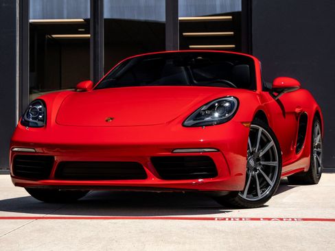 Certified 2023 Porsche 718 Boxster RWD image 1