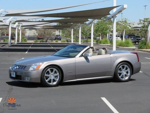 Used 2004 Cadillac XLR RWD image 6
